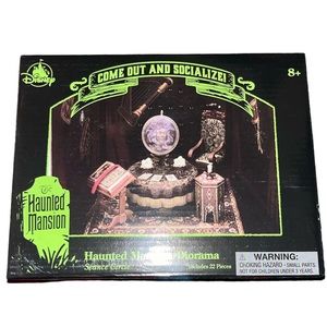 NIB Disney Haunted Mansion seance circle diorama set